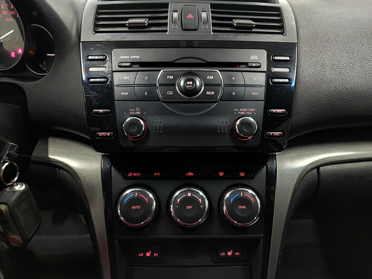 Mazda 6 II (GH) Рестайлинг, 2010 Фото №15