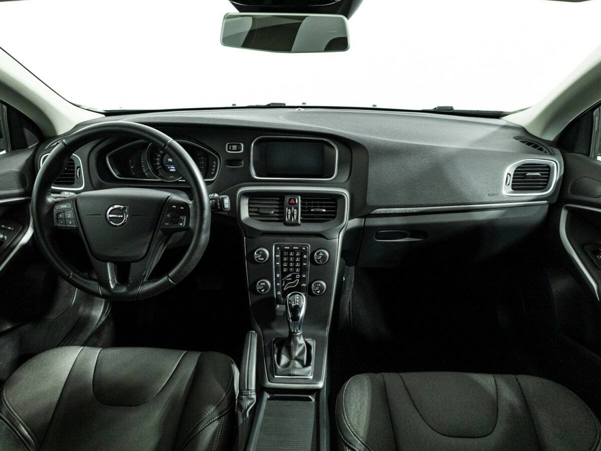 Volvo V40 Cross Country I Рестайлинг, 2017 Фото №13