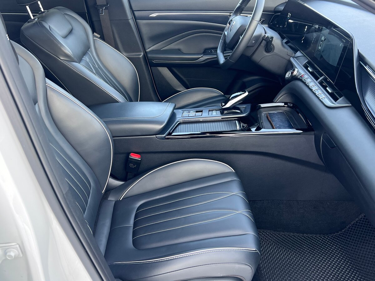 FAW Bestune T55, 2023 Фото №13