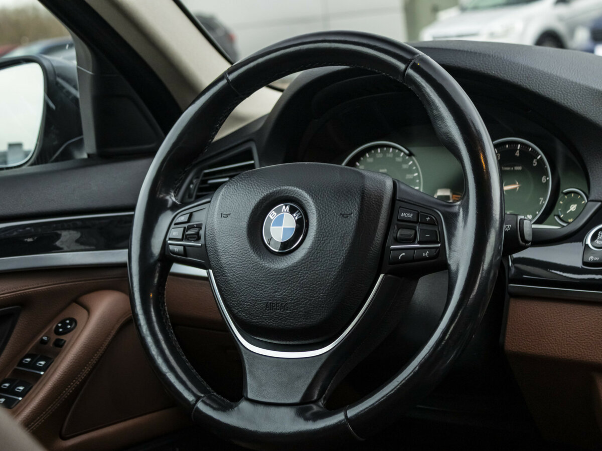 BMW 5 серии 528i xDrive VI (F10/F11/F07) Рестайлинг, 2016 Фото №10