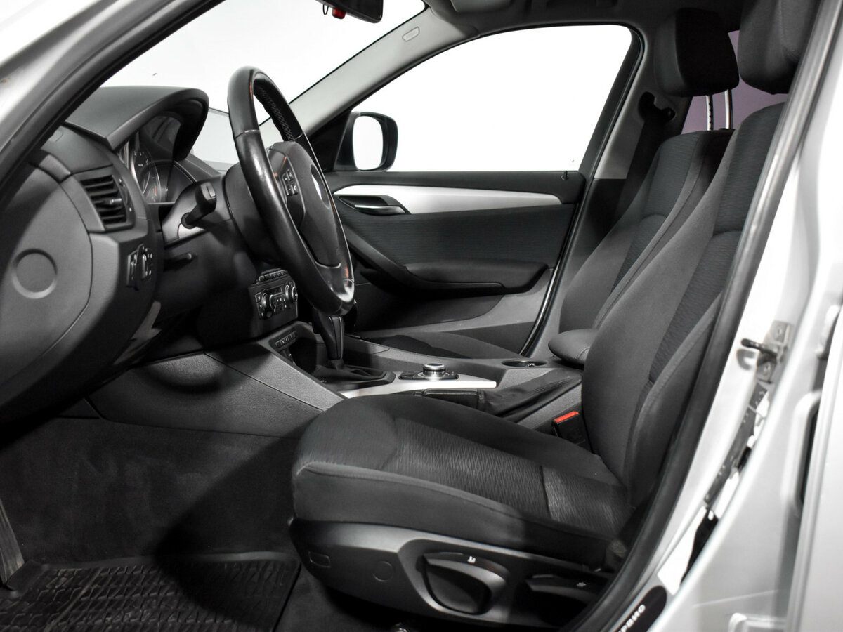 BMW X1 18i I (E84), 2010 Фото №10