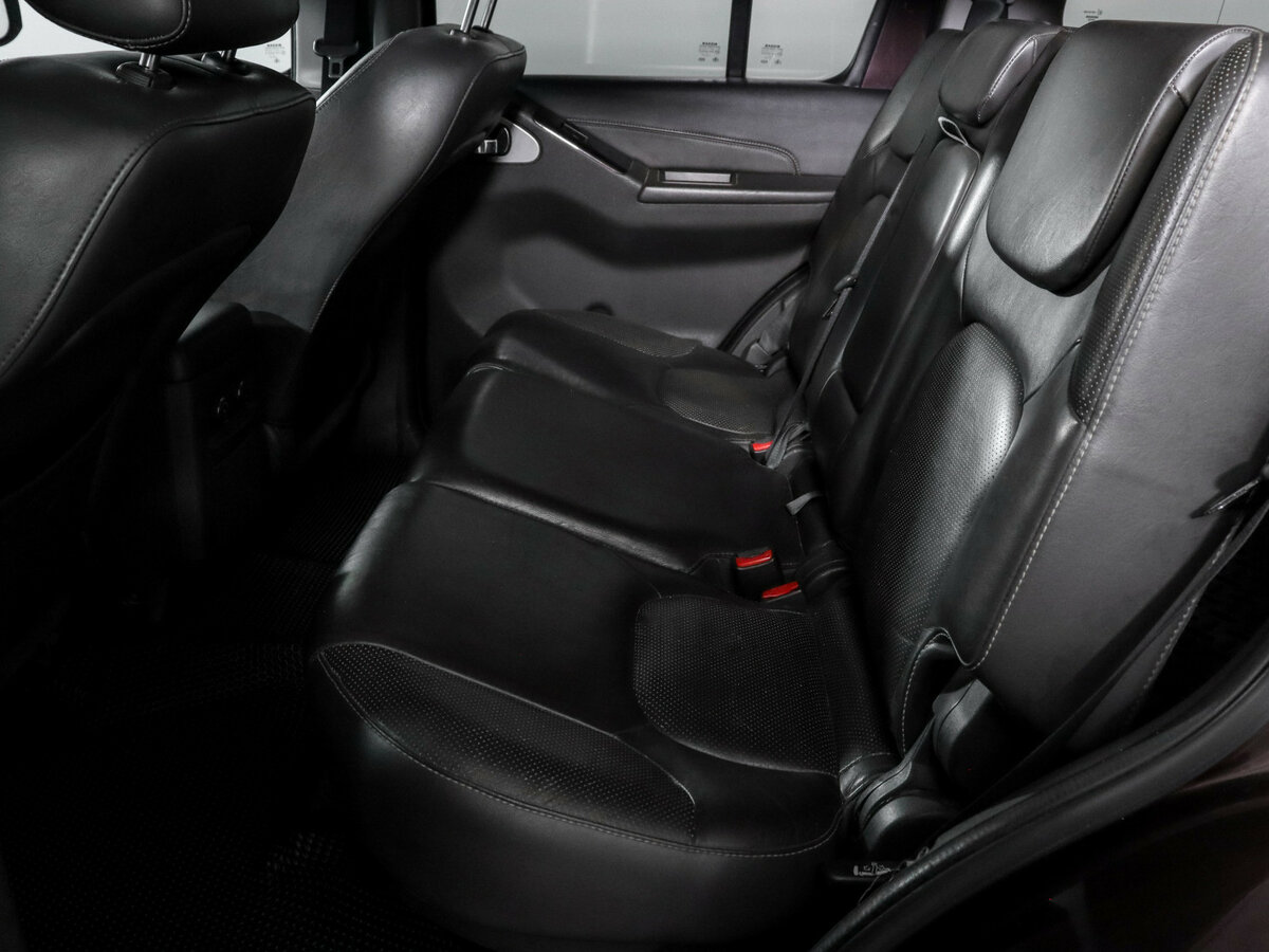 Nissan Pathfinder III Рестайлинг, 2010 Фото №10
