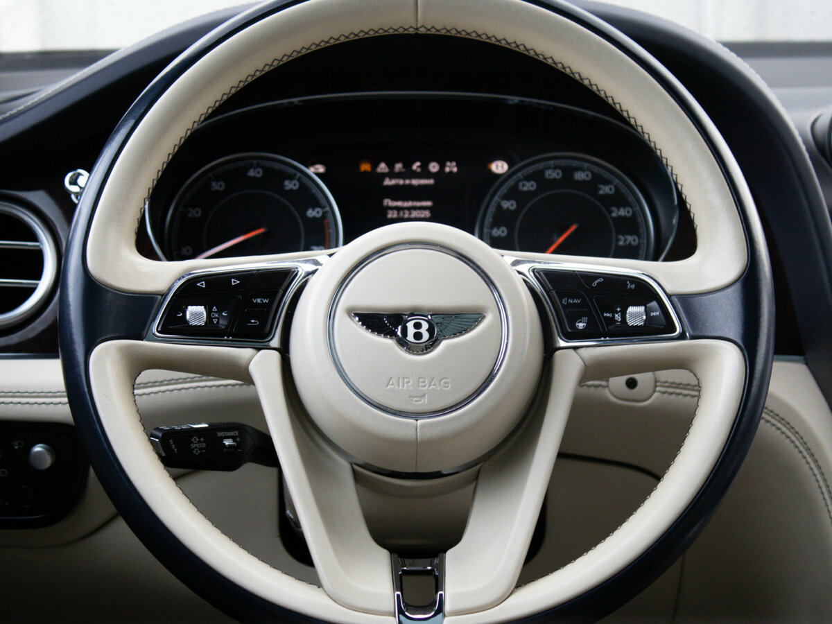 Bentley Bentayga I, 2016 Фото №18