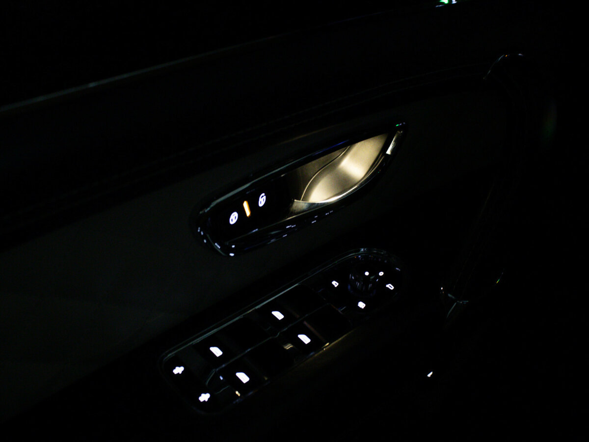 Bentley Bentayga I, 2016 Фото №30