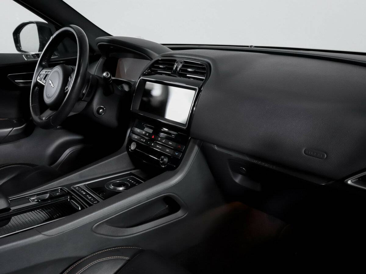 Jaguar F-Pace I, 2017 Фото №9