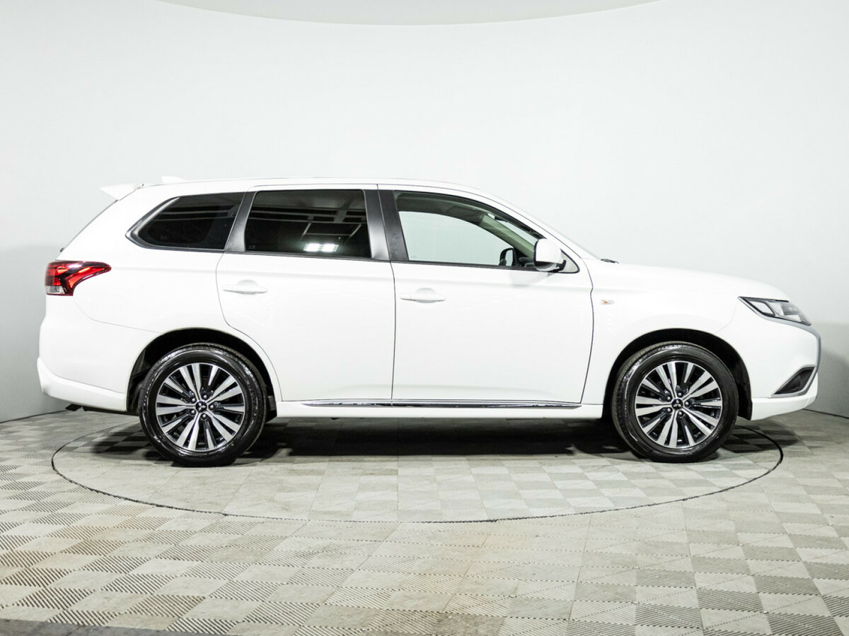 Mitsubishi Outlander III Рестайлинг 3, 2022 - 32 511 км. | Фото №4