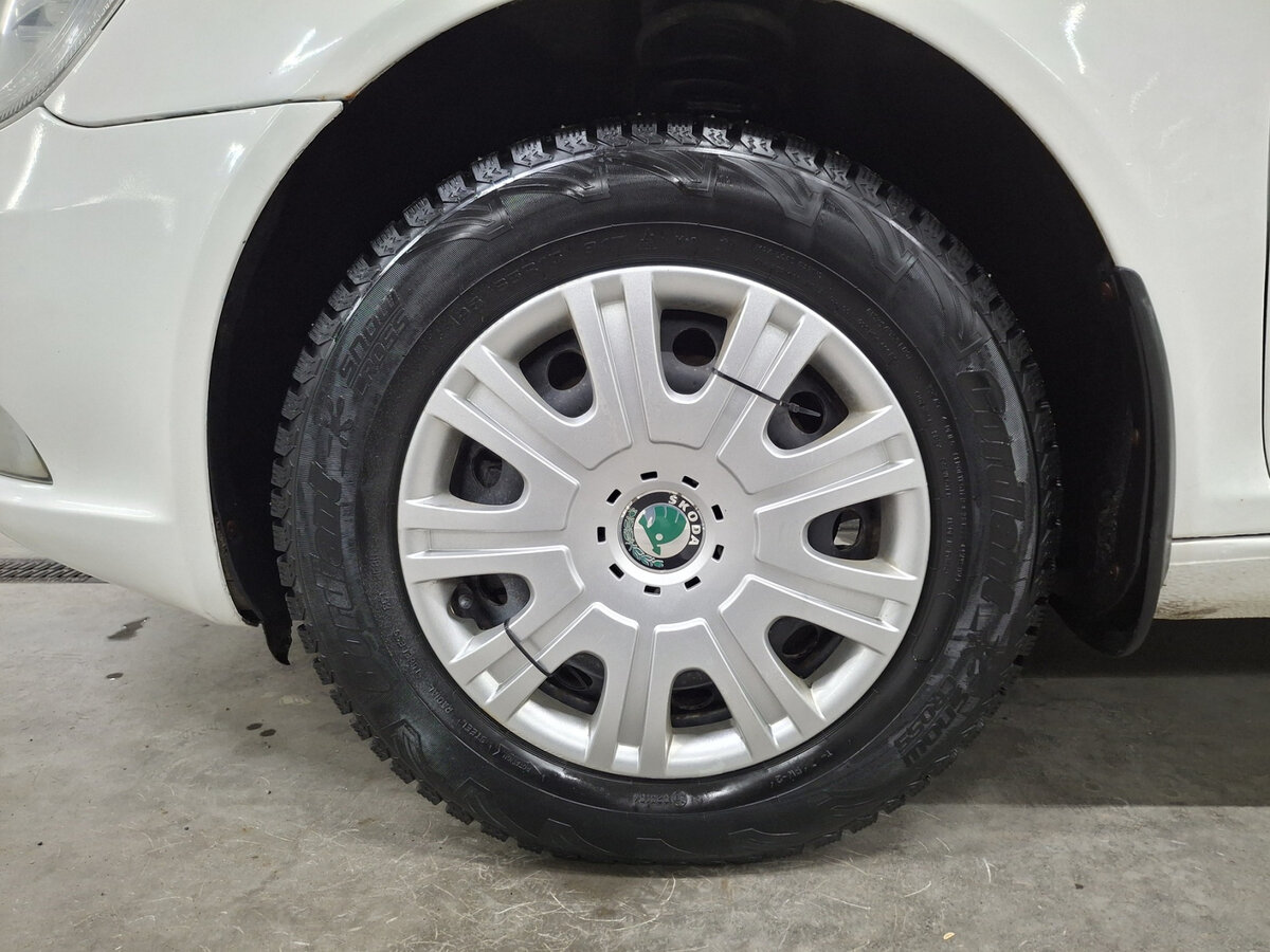 Skoda Octavia II (A5) Рестайлинг, 2011 Фото №18