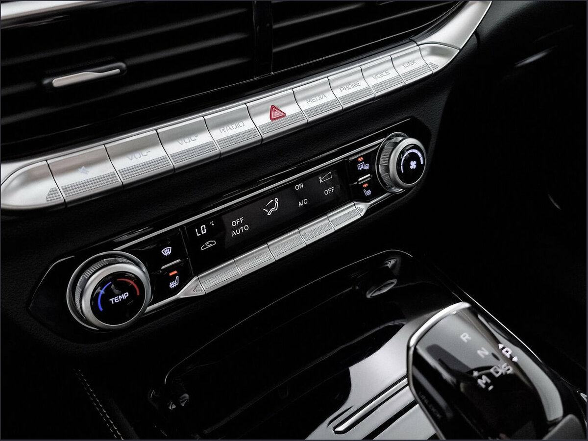 FAW Bestune T77 I, 2024 Фото №16