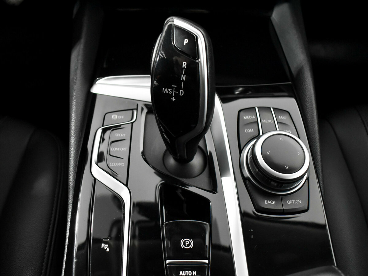 BMW 5 серии 520d xDrive VII (G30/G31/G38) Рестайлинг, 2020 Фото №10